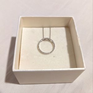 14k White Gold Circle Diamond Pendant Necklace